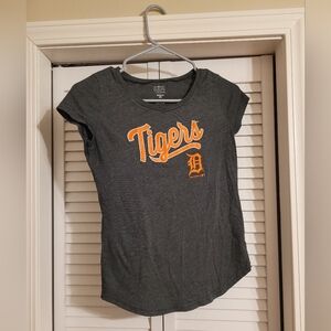 Genuine Merchandise Gray and Orange Short Sleeve Tee